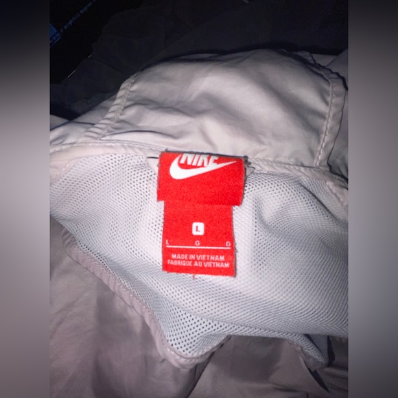 Nike Windbreaker - Picture 3 of 3